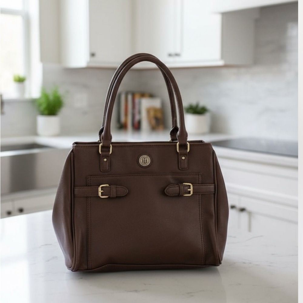 Tommy Hilfiger Stylish Leather Handbag